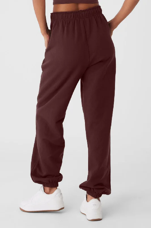 Accolade Sweatpant - Cherry Cola