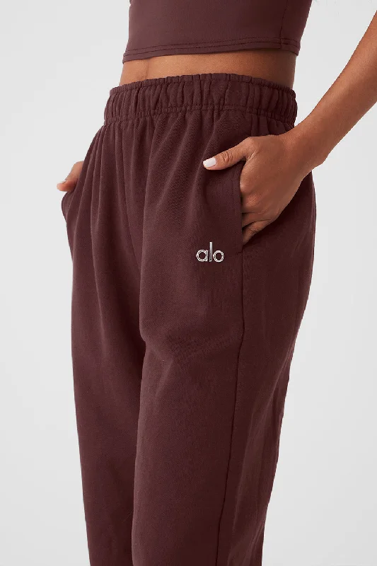 Accolade Sweatpant - Cherry Cola