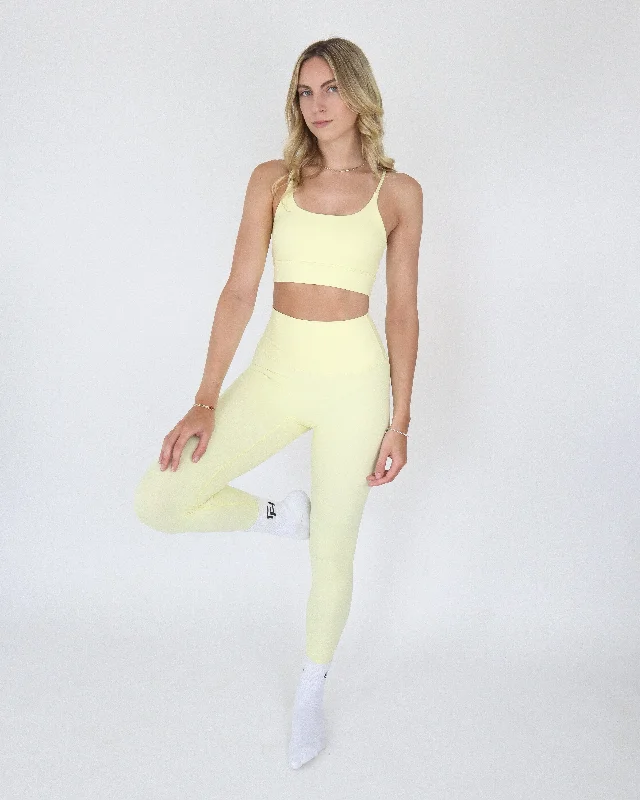 PERFORMANCE LEGGINGS - BLONDE