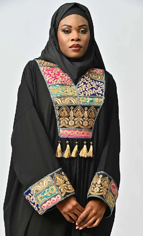 Islamic Designer Abaya With Intricate Lace Detailing Neck